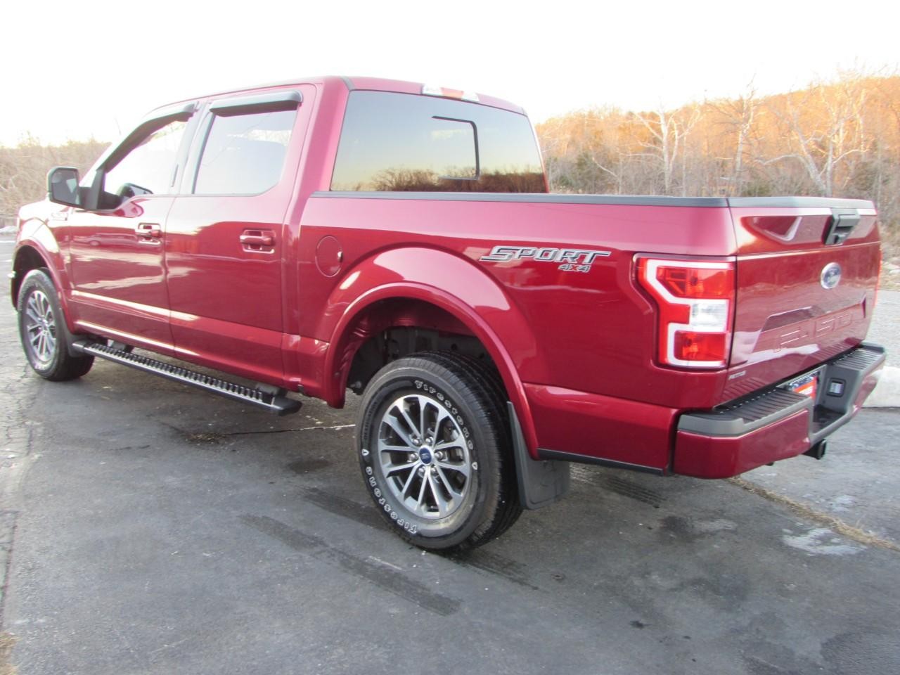 Ford F-150 Vehicle Full-screen Gallery Image 05