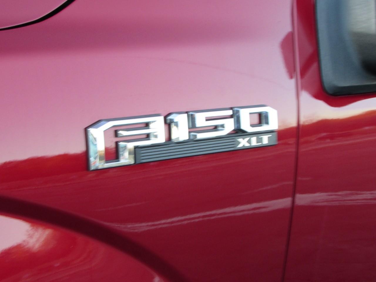 Ford F-150 Vehicle Full-screen Gallery Image 10