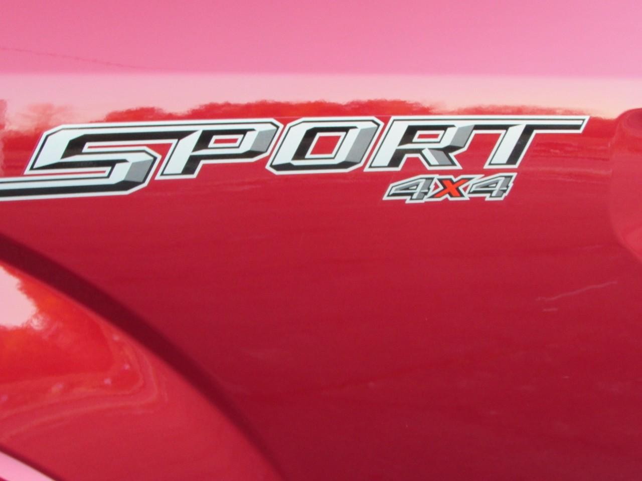 Ford F-150 Vehicle Full-screen Gallery Image 12