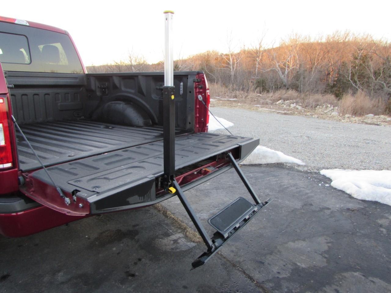 Ford F-150 Vehicle Full-screen Gallery Image 14