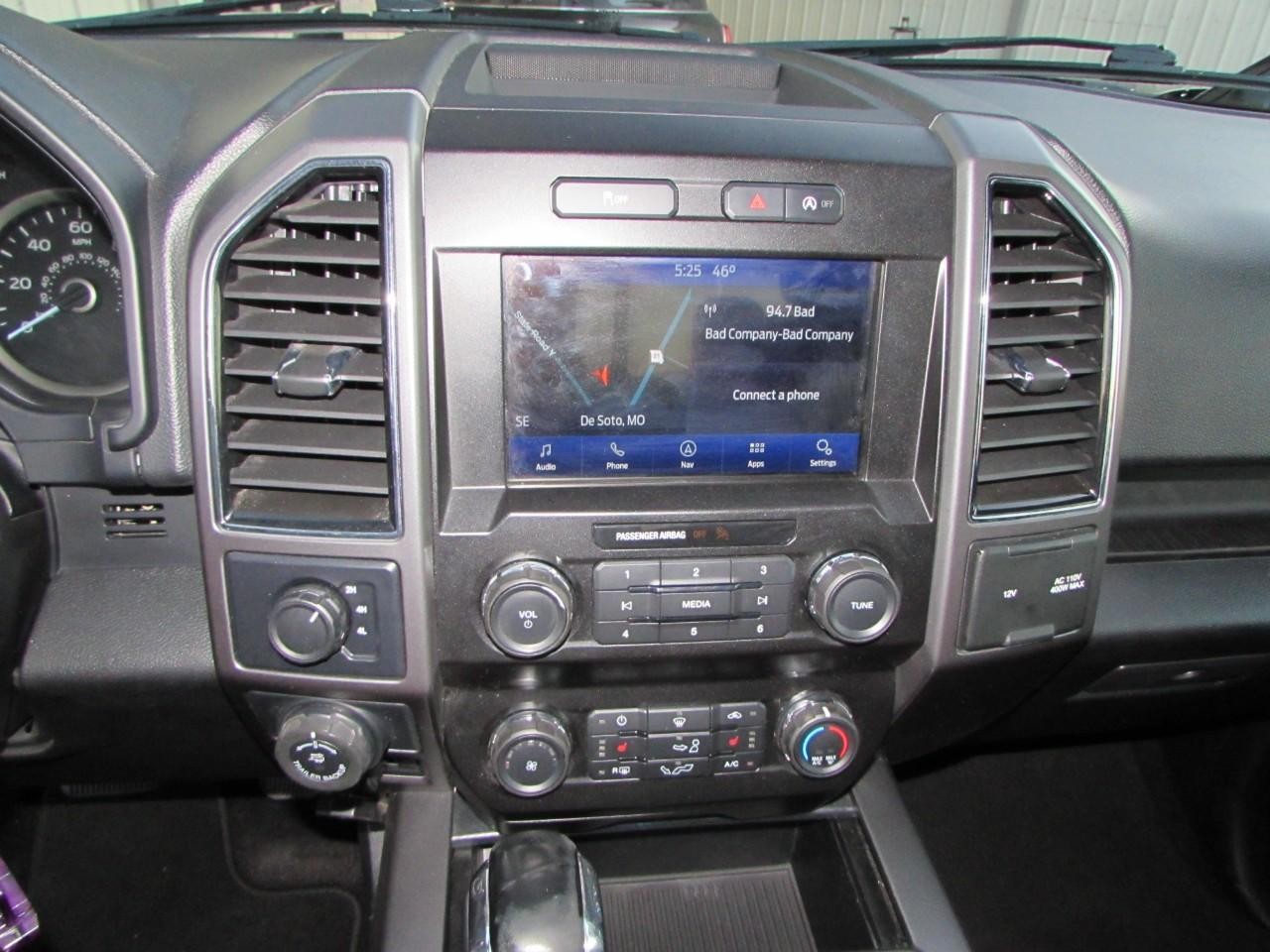 Ford F-150 Vehicle Full-screen Gallery Image 25