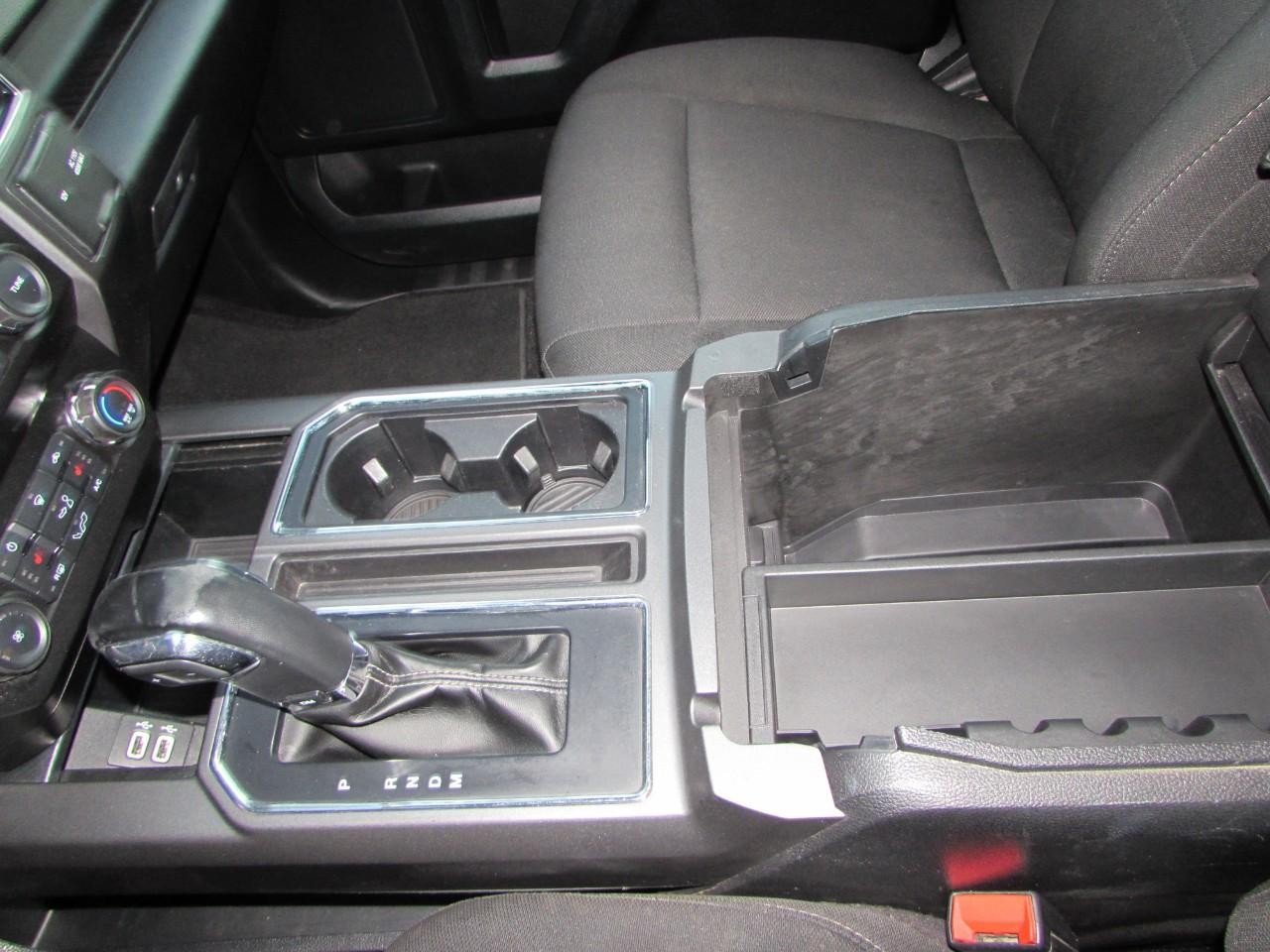 Ford F-150 Vehicle Full-screen Gallery Image 28