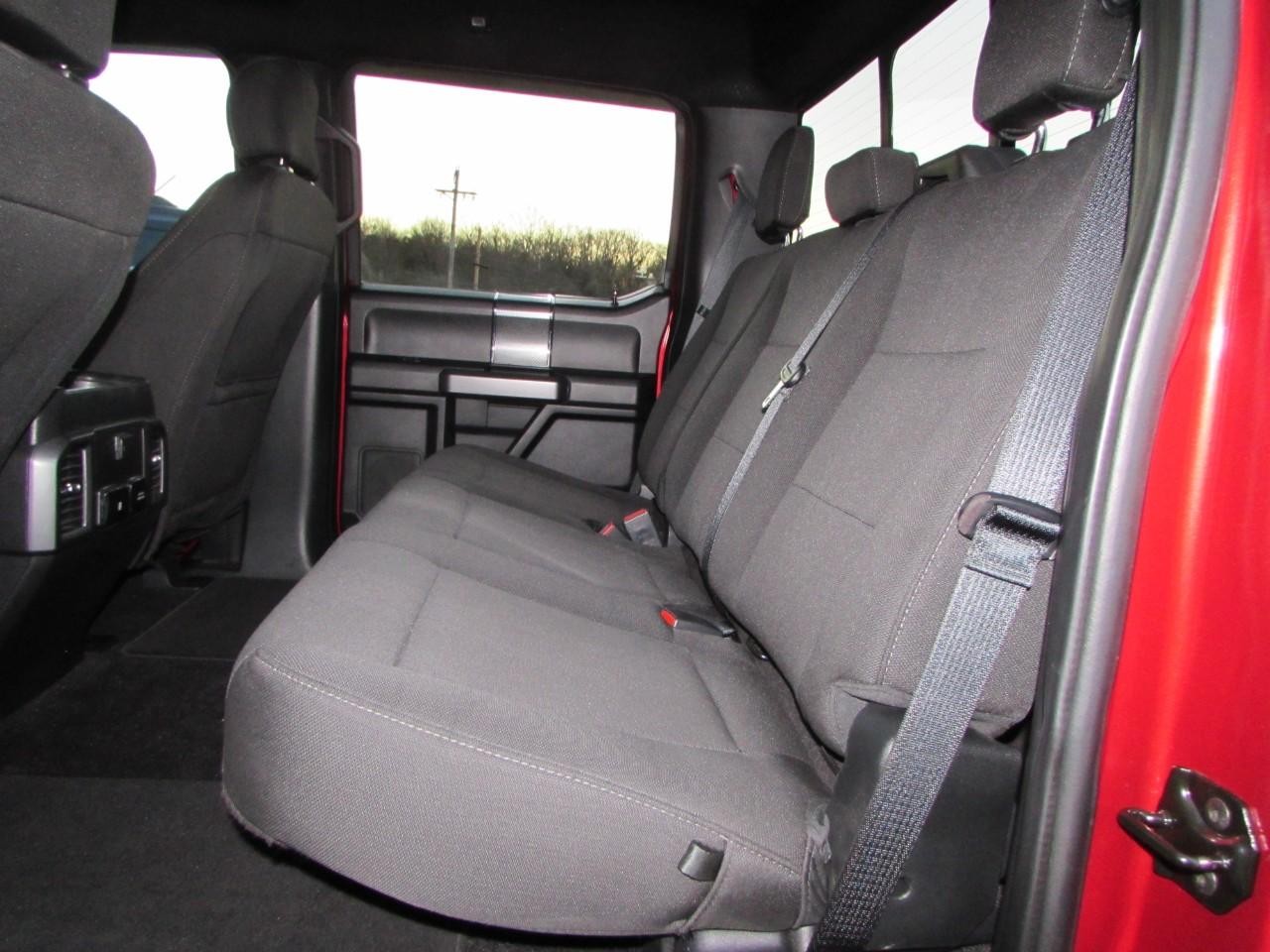 Ford F-150 Vehicle Full-screen Gallery Image 31