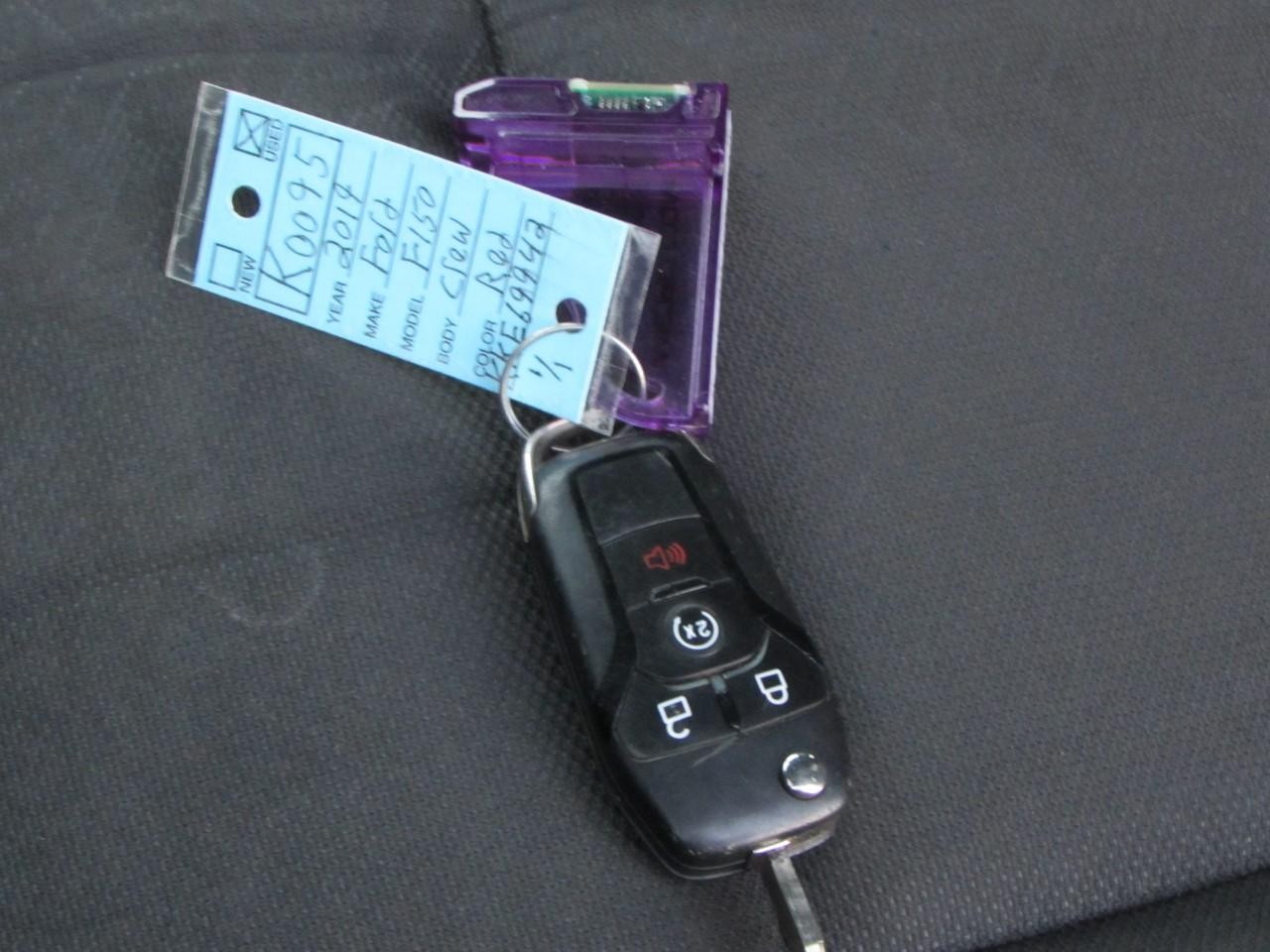 Ford F-150 Vehicle Full-screen Gallery Image 34