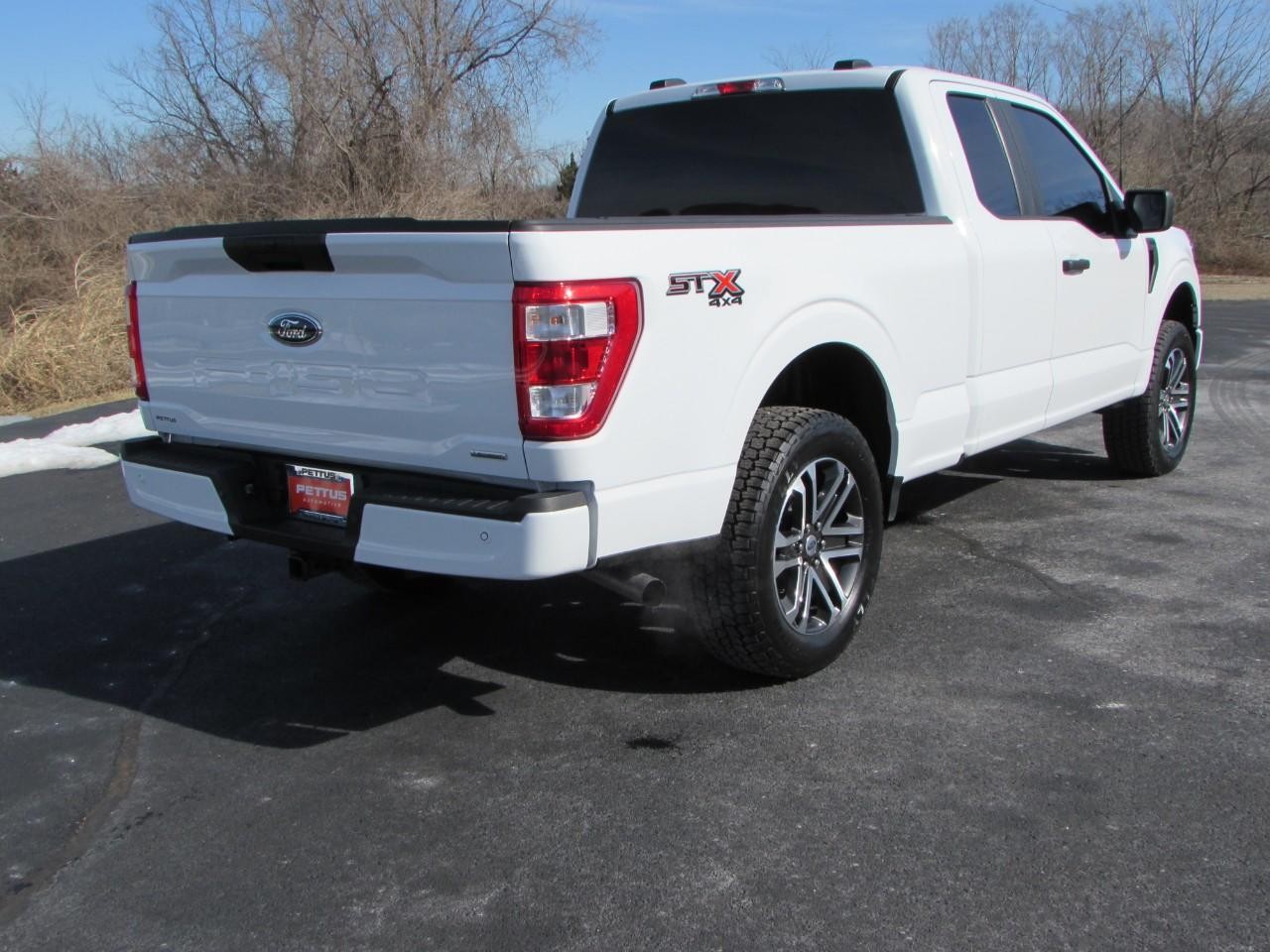 Ford F-150 Vehicle Full-screen Gallery Image 07
