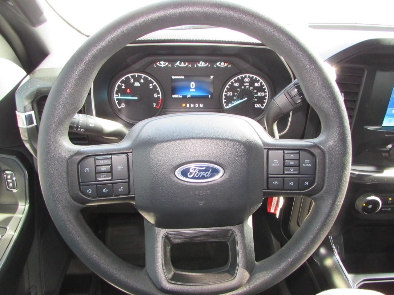 Ford F-150 Vehicle Full-screen Gallery Image 18