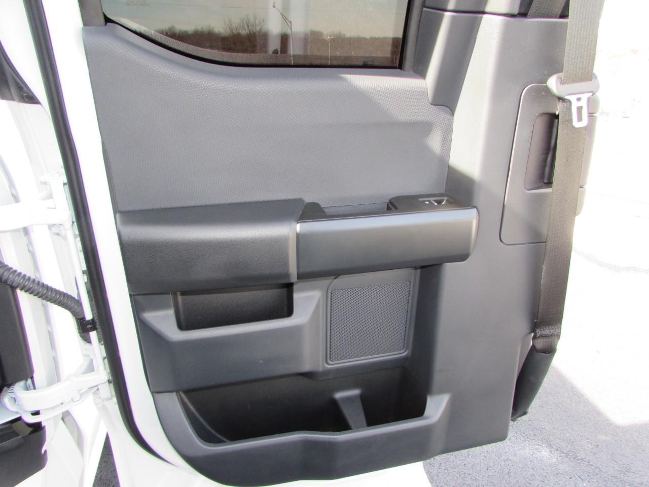 Ford F-150 Vehicle Full-screen Gallery Image 29