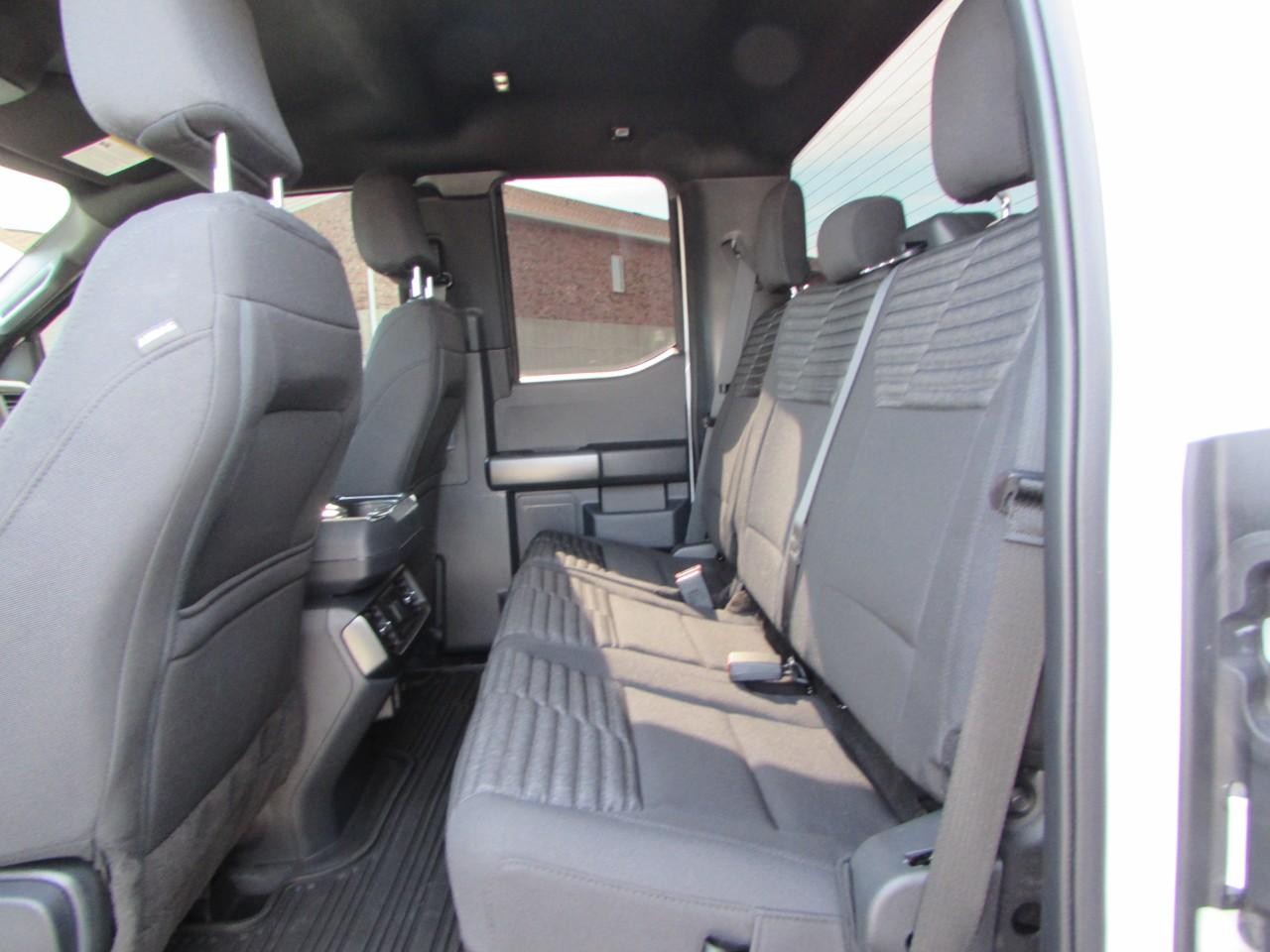 Ford F-150 Vehicle Full-screen Gallery Image 30