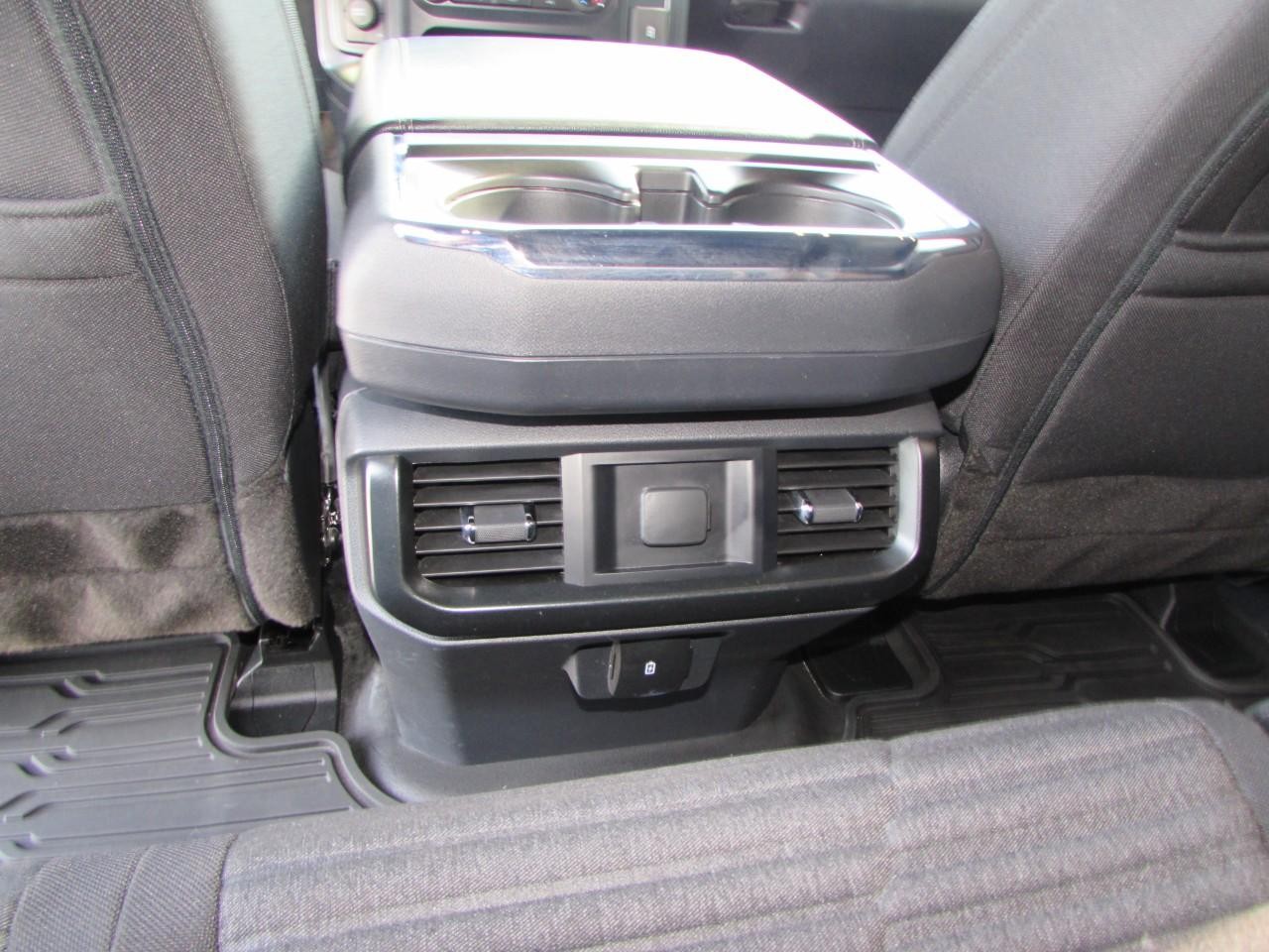 Ford F-150 Vehicle Full-screen Gallery Image 31