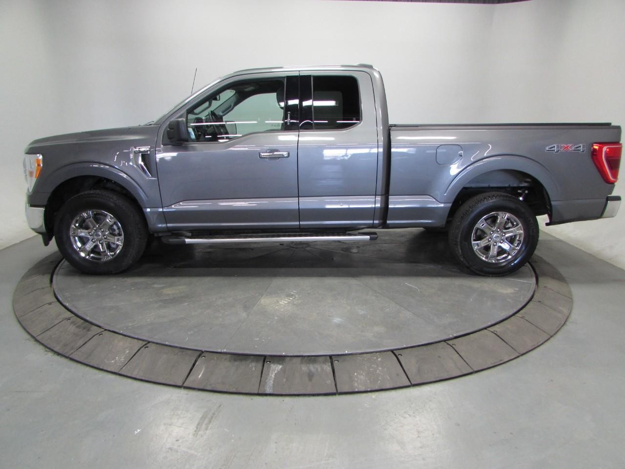 Ford F-150 Vehicle Full-screen Gallery Image 04