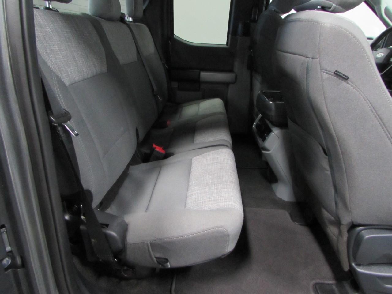 Ford F-150 Vehicle Full-screen Gallery Image 19