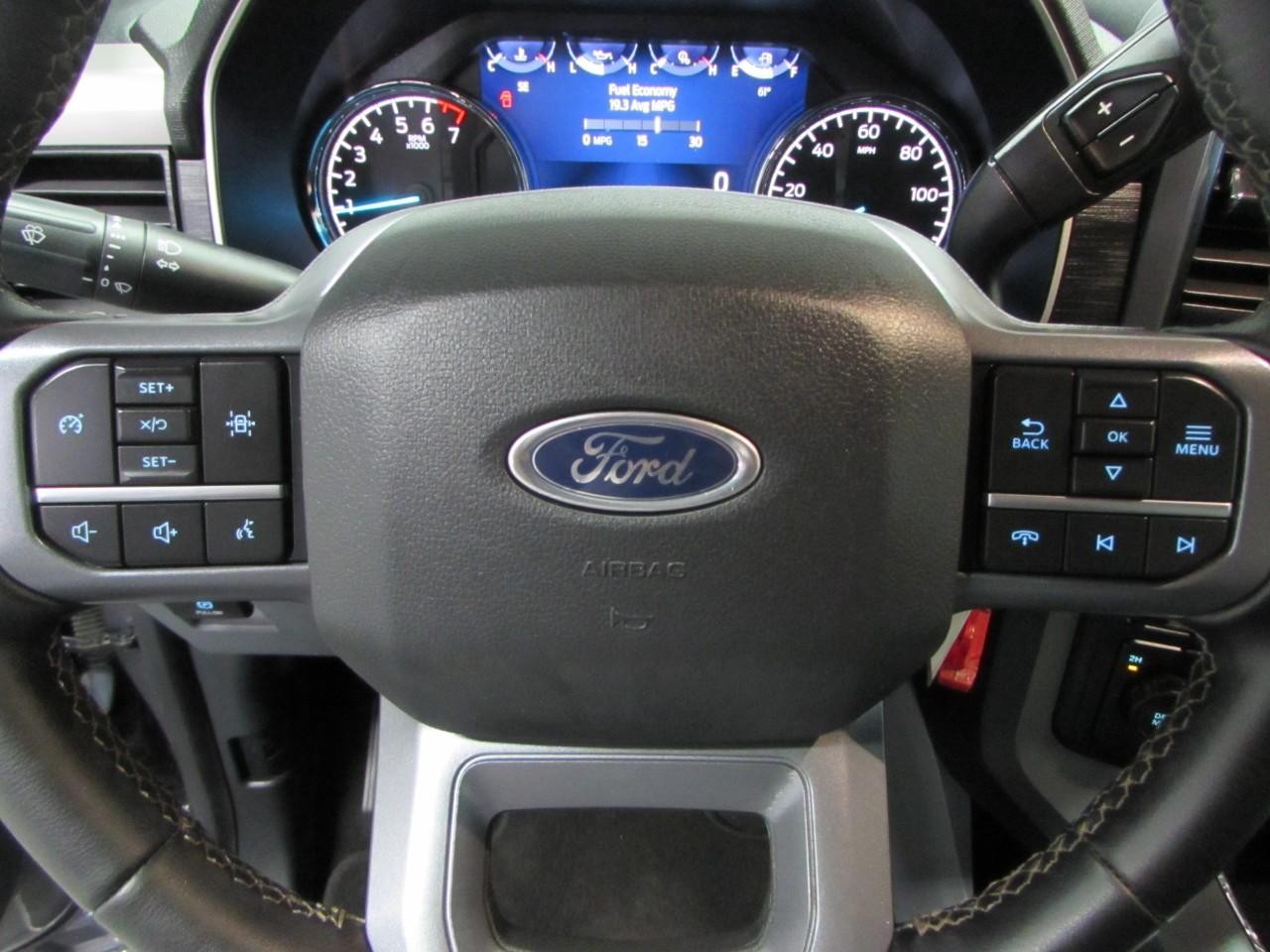 Ford F-150 Vehicle Full-screen Gallery Image 21