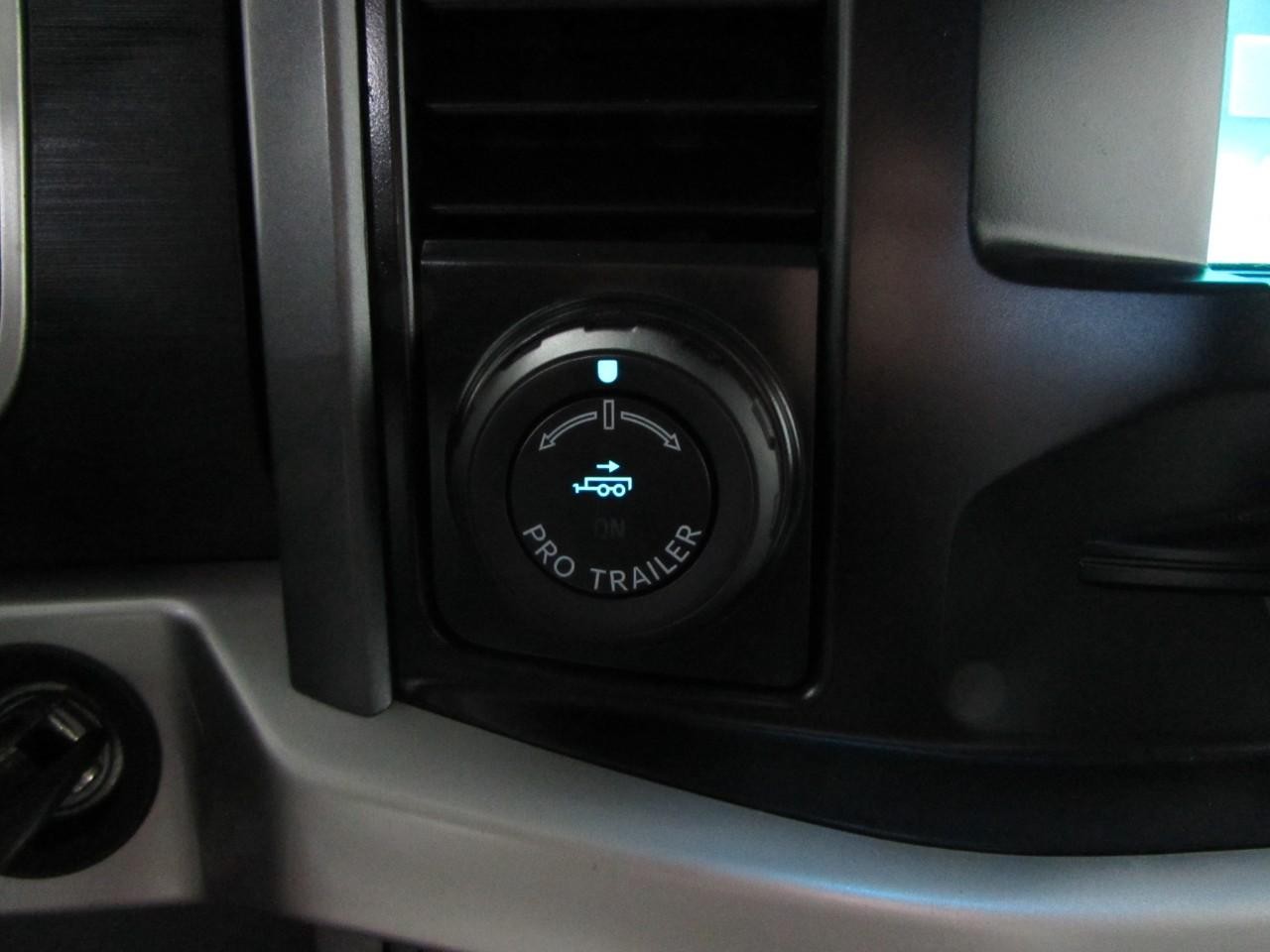 Ford F-150 Vehicle Full-screen Gallery Image 28