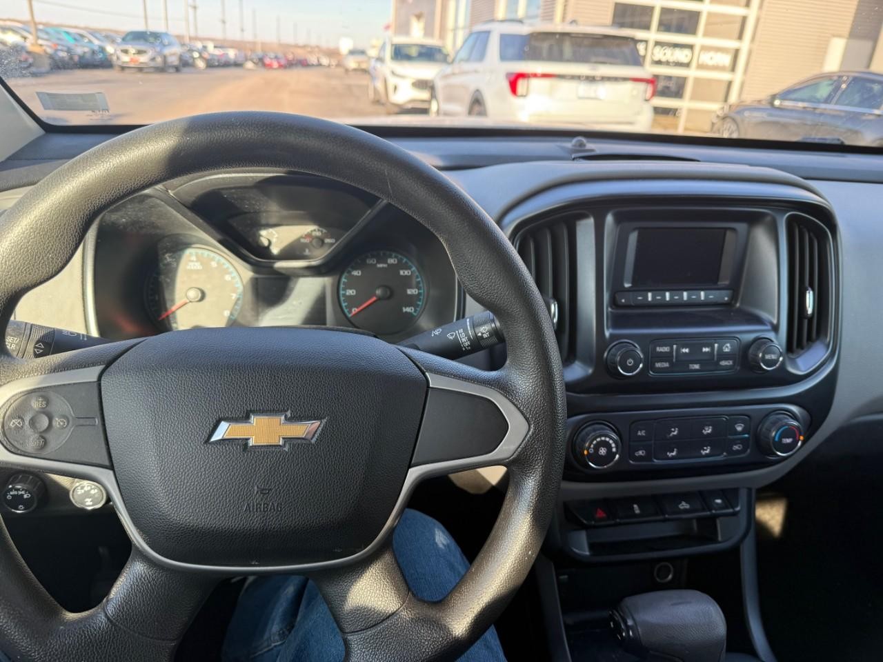 Chevrolet Colorado Vehicle Full-screen Gallery Image 05