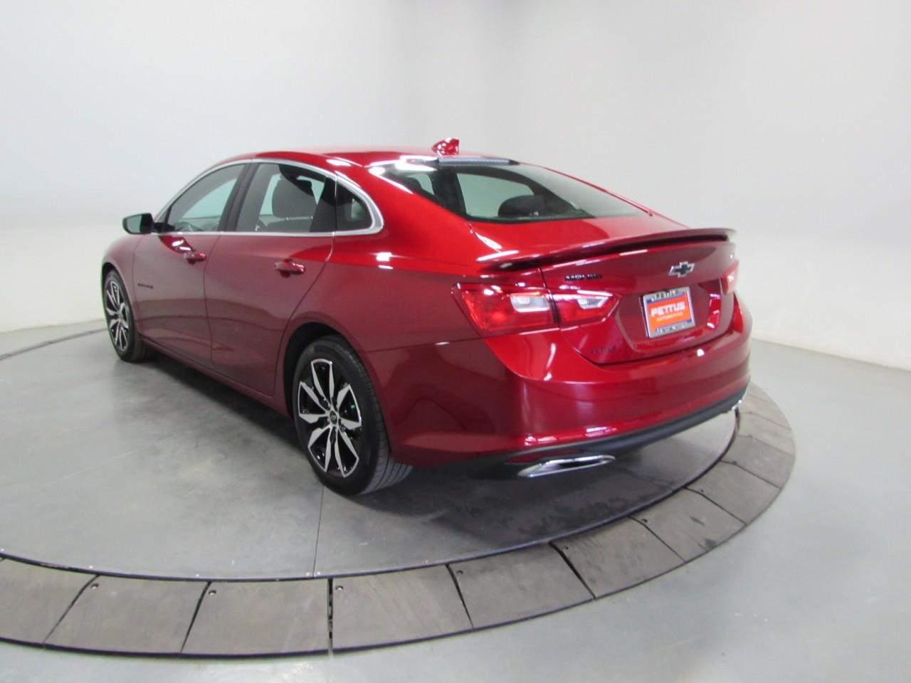 Chevrolet Malibu Vehicle Full-screen Gallery Image 05