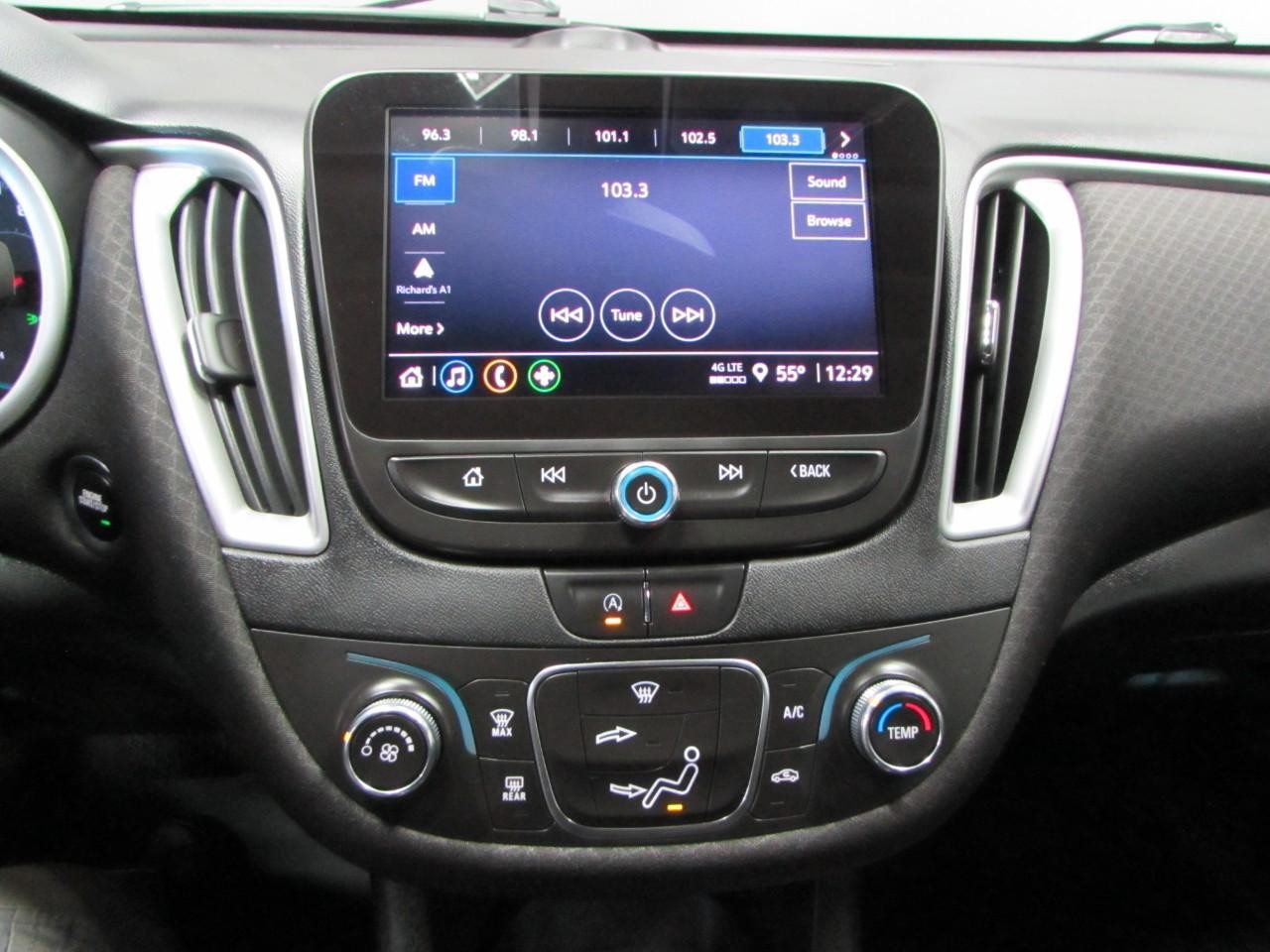 Chevrolet Malibu Vehicle Full-screen Gallery Image 21