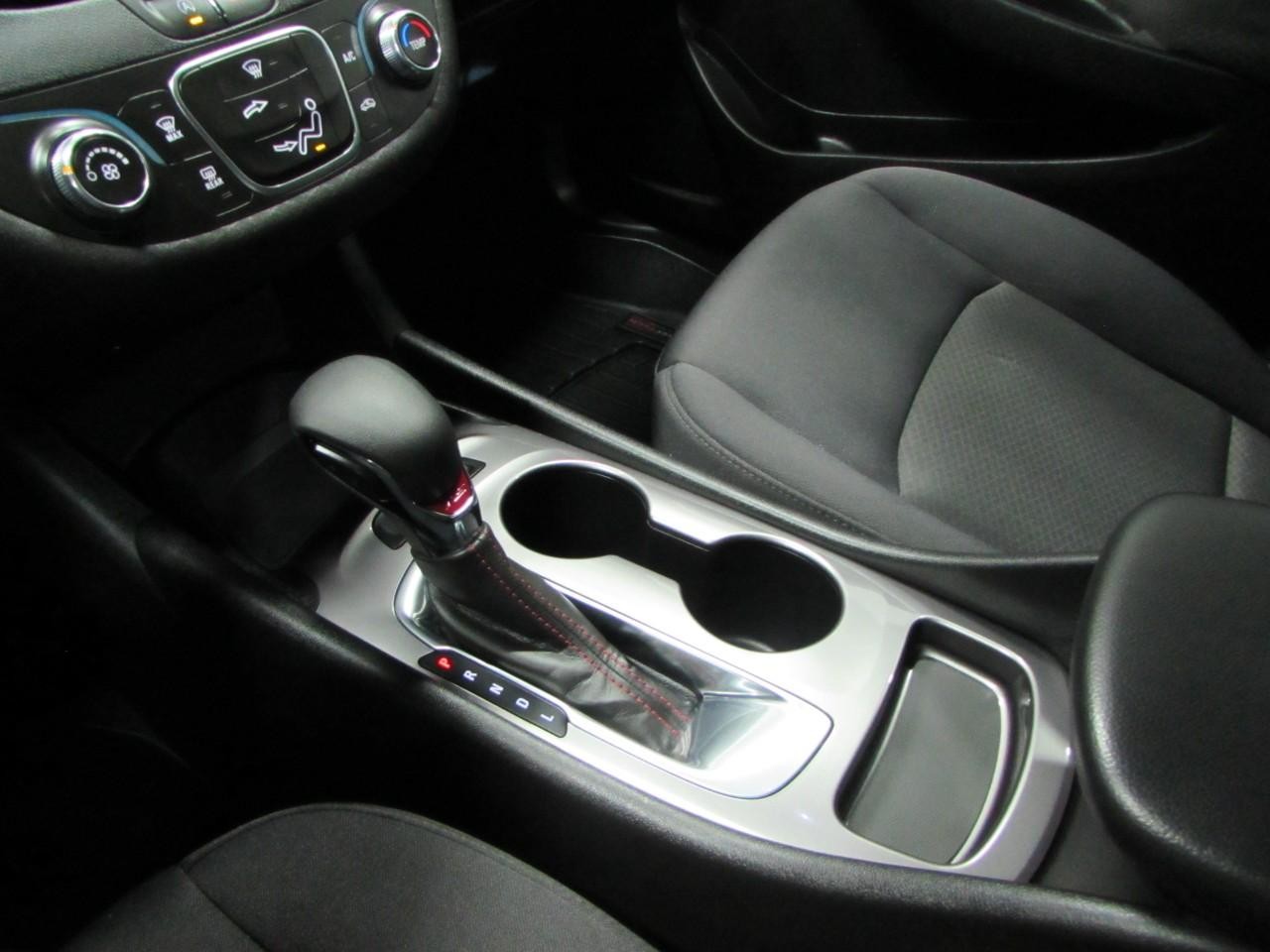 Chevrolet Malibu Vehicle Full-screen Gallery Image 22