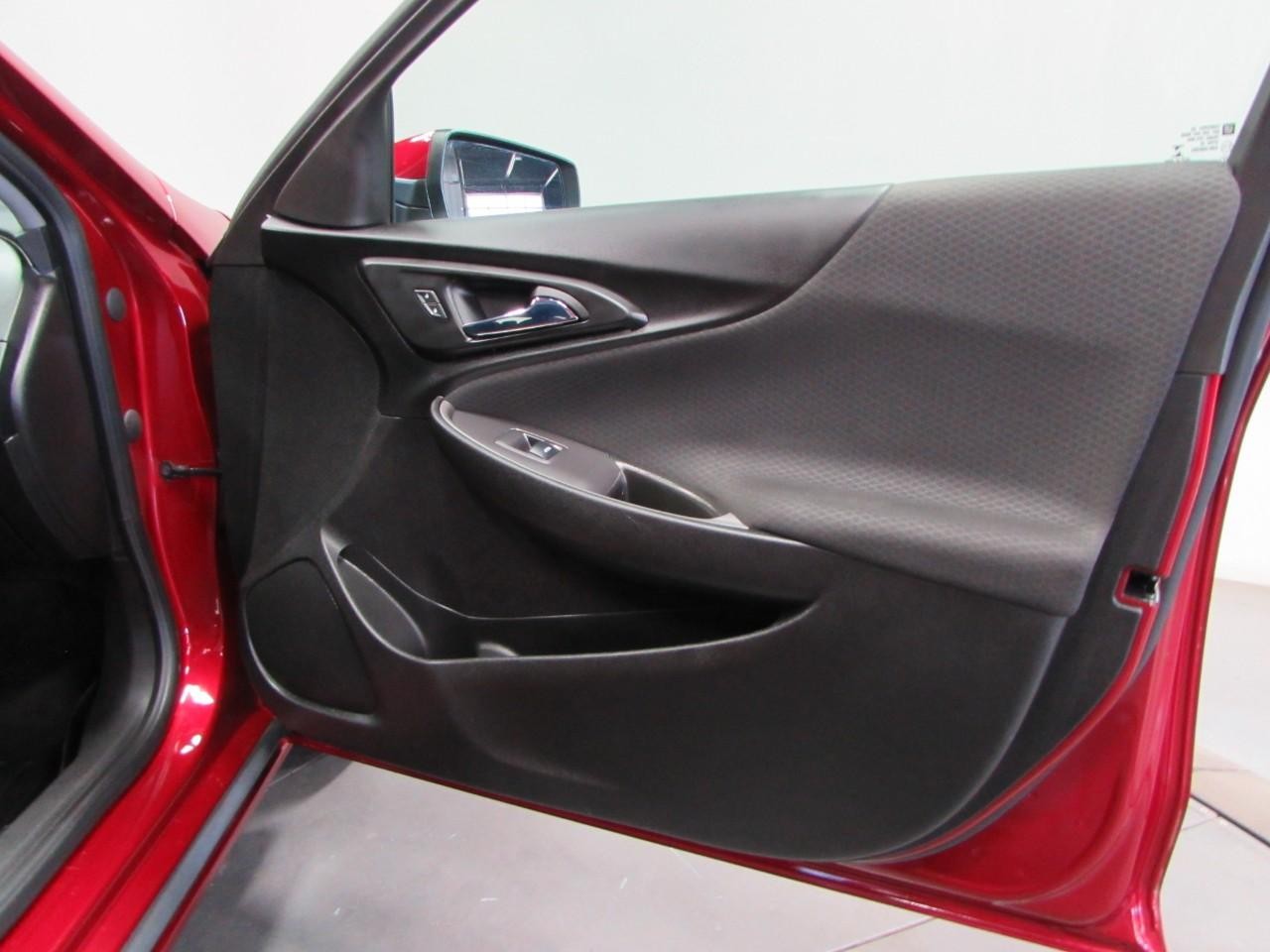 Chevrolet Malibu Vehicle Full-screen Gallery Image 27