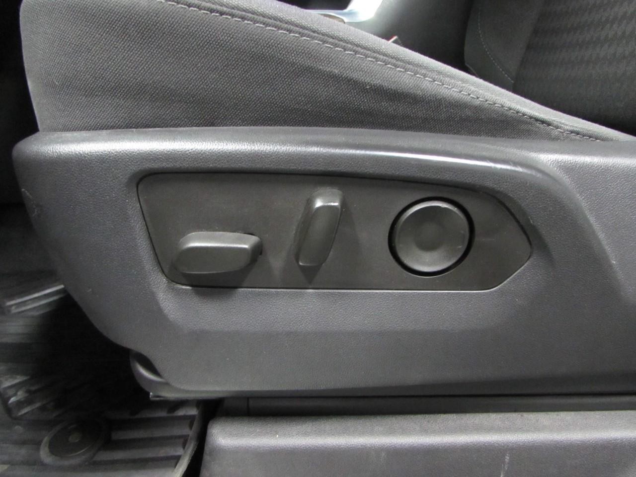 Chevrolet Silverado 1500 Vehicle Full-screen Gallery Image 21