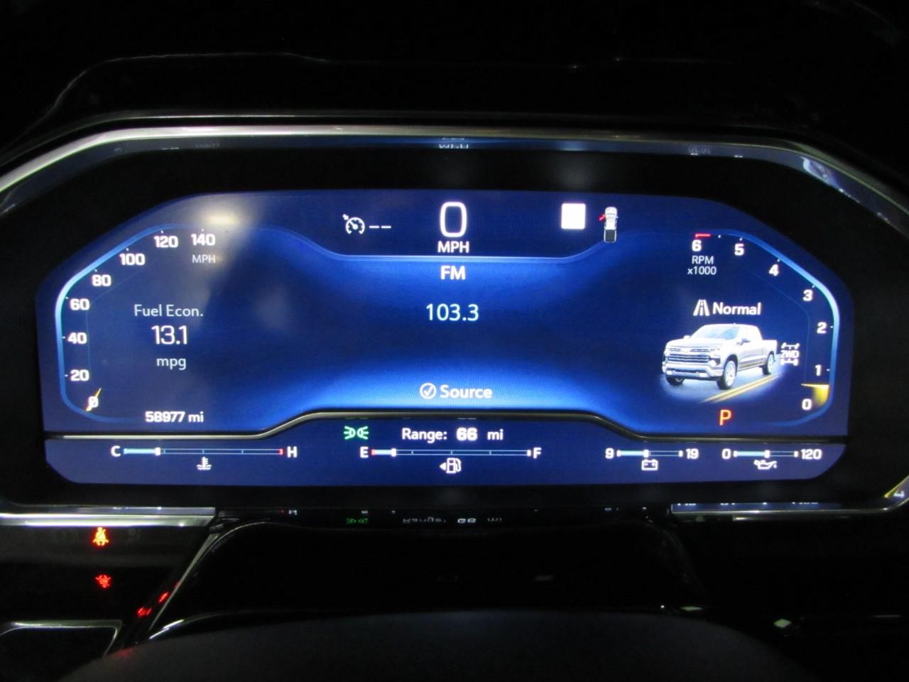 Chevrolet Silverado 1500 Vehicle Full-screen Gallery Image 26