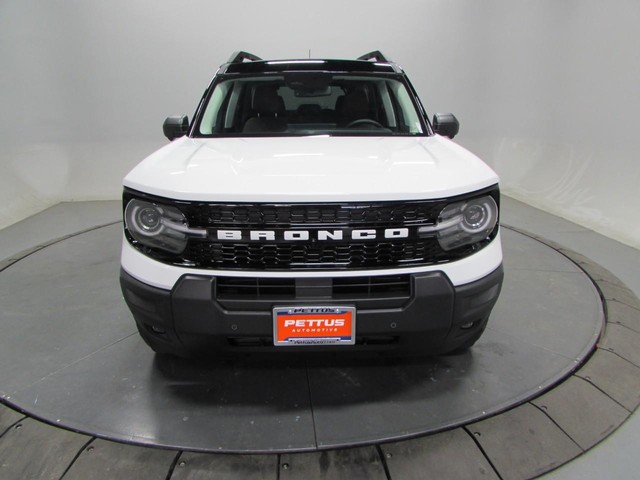 Front view of 2026 Oxford White Ford Bronco Sport Outer Banks 4X4 stock T6715