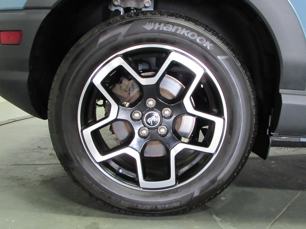 Ford Bronco Sport Vehicle Full-screen Gallery Image 09