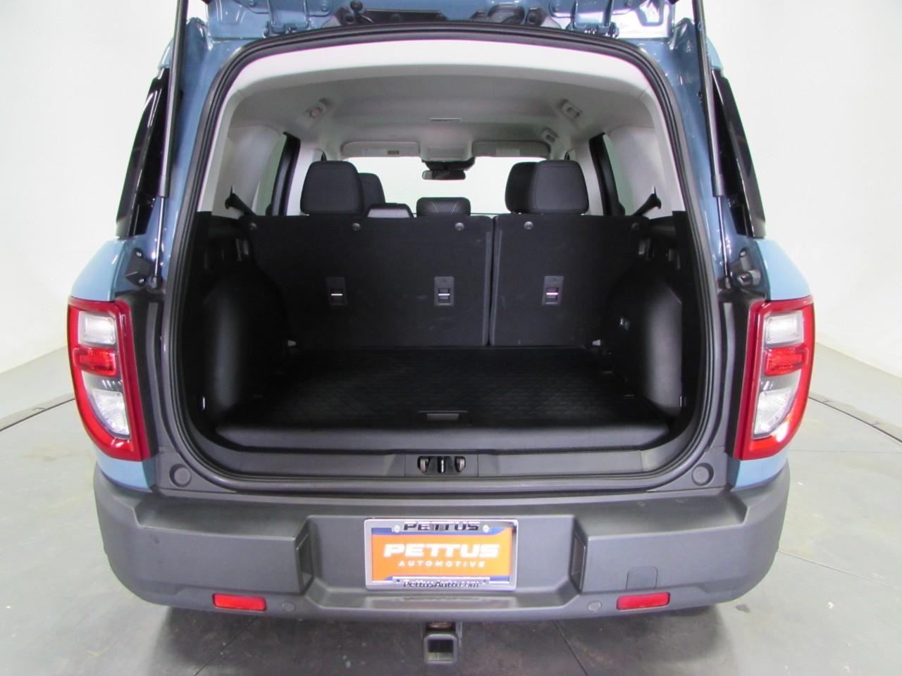 Ford Bronco Sport Vehicle Full-screen Gallery Image 11