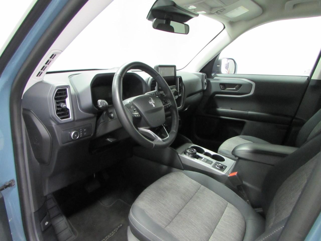 Ford Bronco Sport Vehicle Full-screen Gallery Image 13