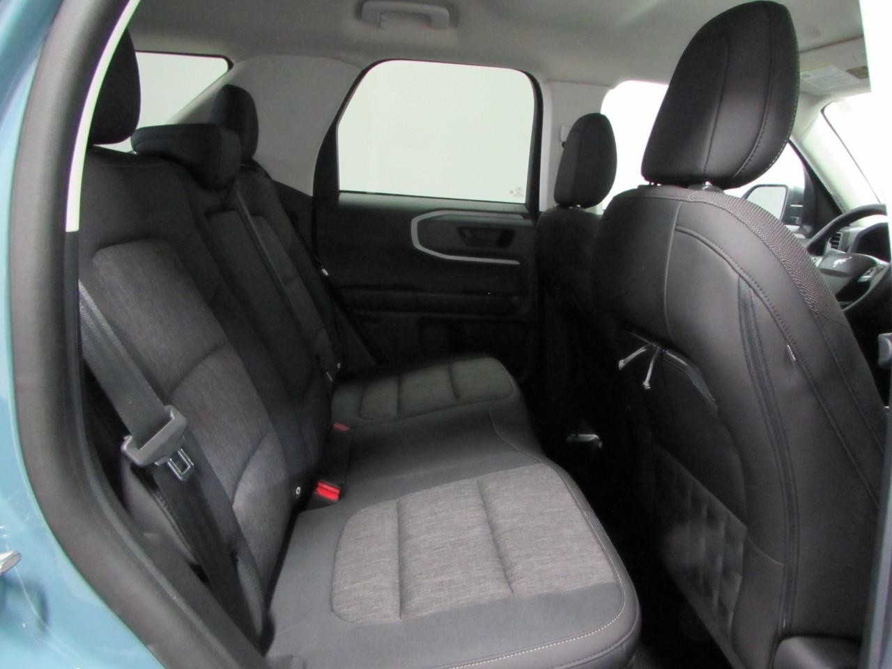 Ford Bronco Sport Vehicle Full-screen Gallery Image 19