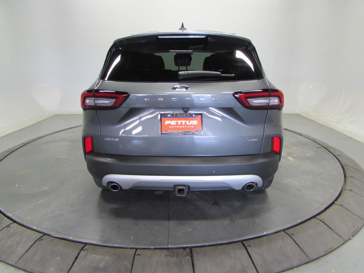 Ford Escape Plug-In Hybrid Vehicle Full-screen Gallery Image 06