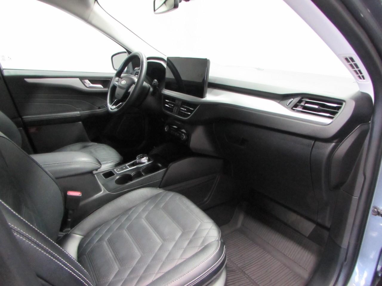 Ford Escape Plug-In Hybrid Vehicle Full-screen Gallery Image 17