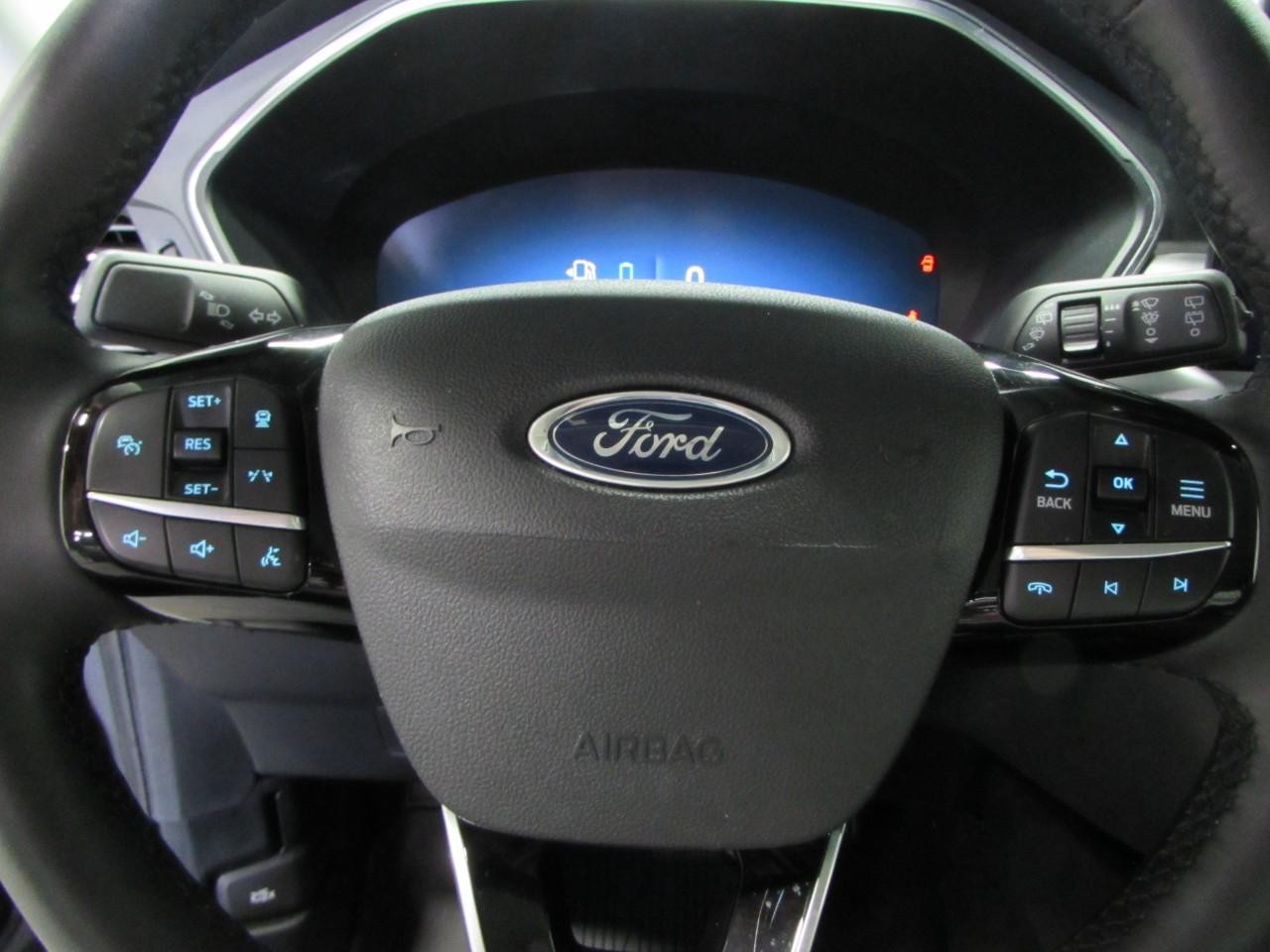 Ford Escape Plug-In Hybrid Vehicle Full-screen Gallery Image 24