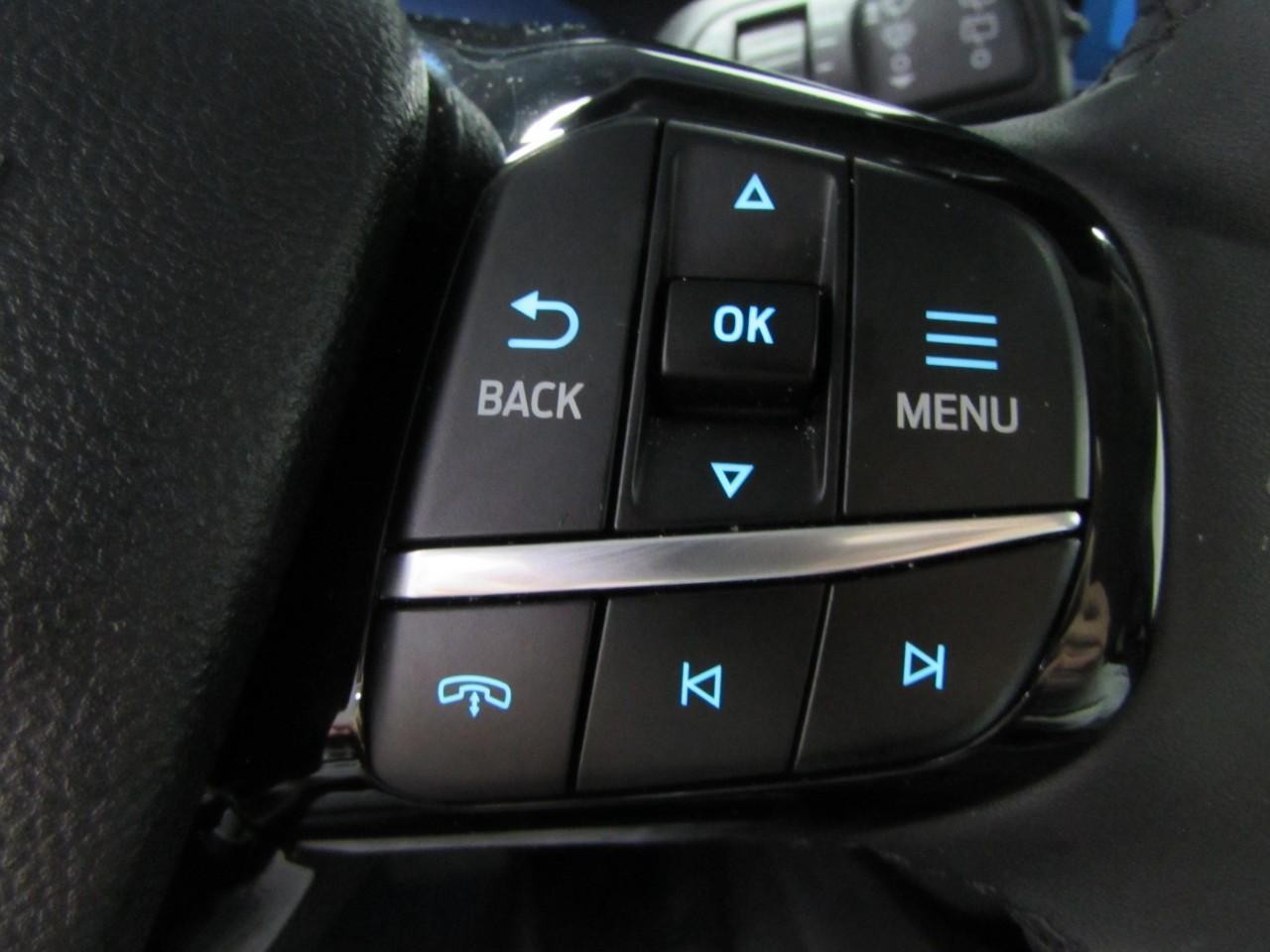 Ford Escape Plug-In Hybrid Vehicle Full-screen Gallery Image 26