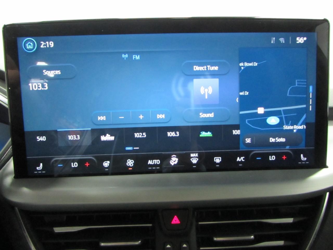 Ford Escape Plug-In Hybrid Vehicle Full-screen Gallery Image 28