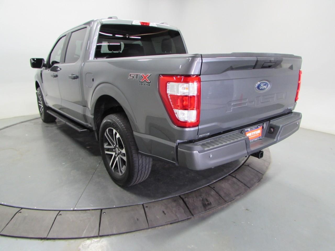 Ford F-150 Vehicle Full-screen Gallery Image 05