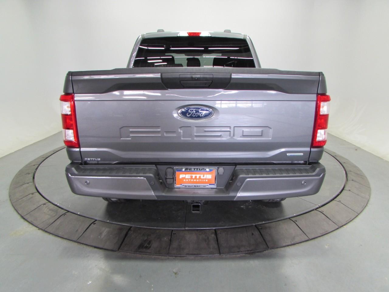 Ford F-150 Vehicle Full-screen Gallery Image 06