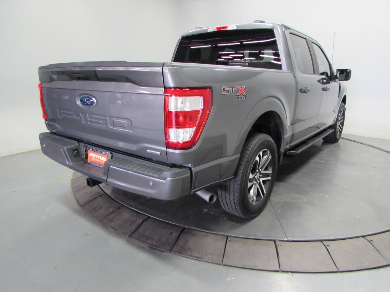 Ford F-150 Vehicle Full-screen Gallery Image 07