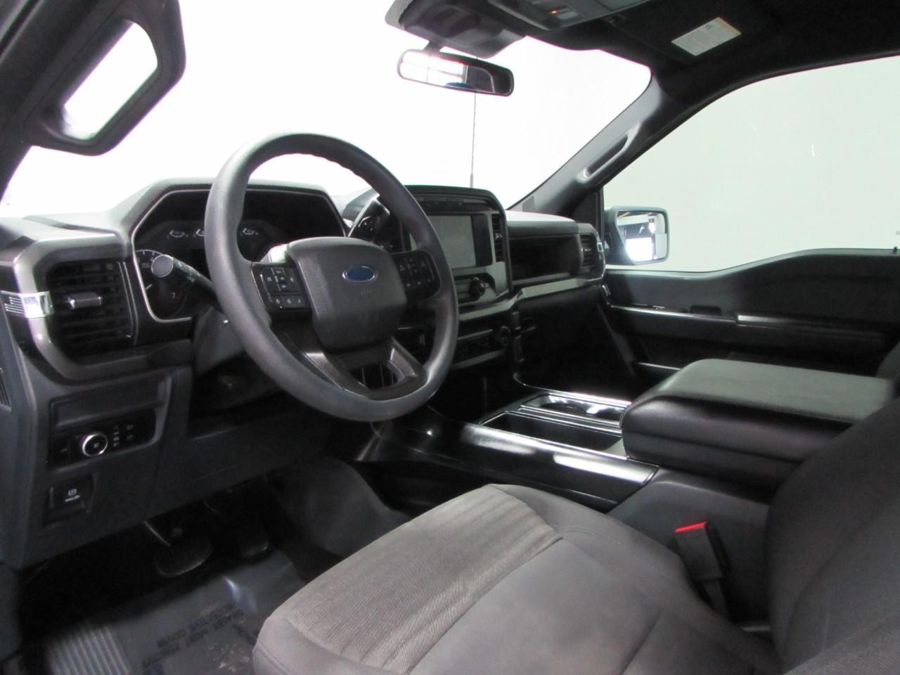 Ford F-150 Vehicle Full-screen Gallery Image 13