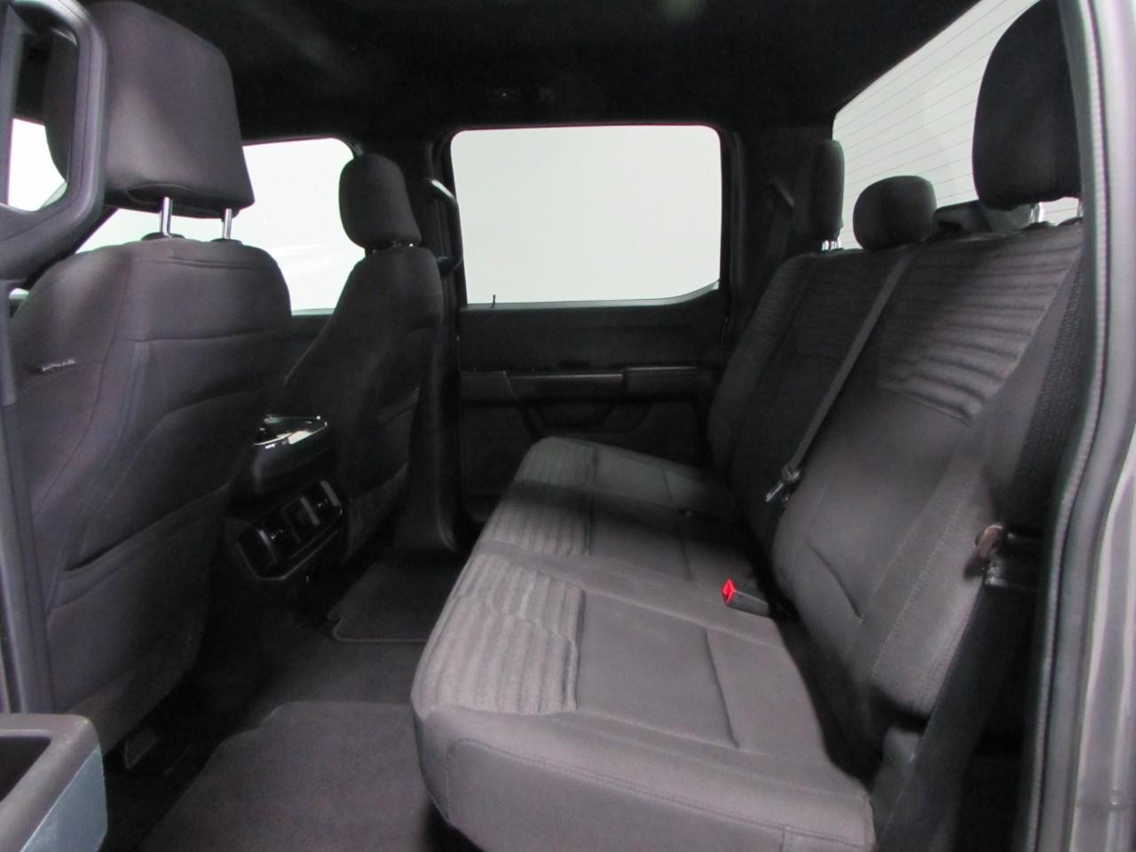 Ford F-150 Vehicle Full-screen Gallery Image 15