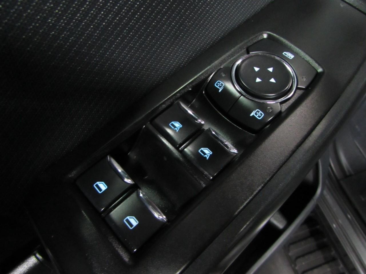 Ford F-150 Vehicle Full-screen Gallery Image 20