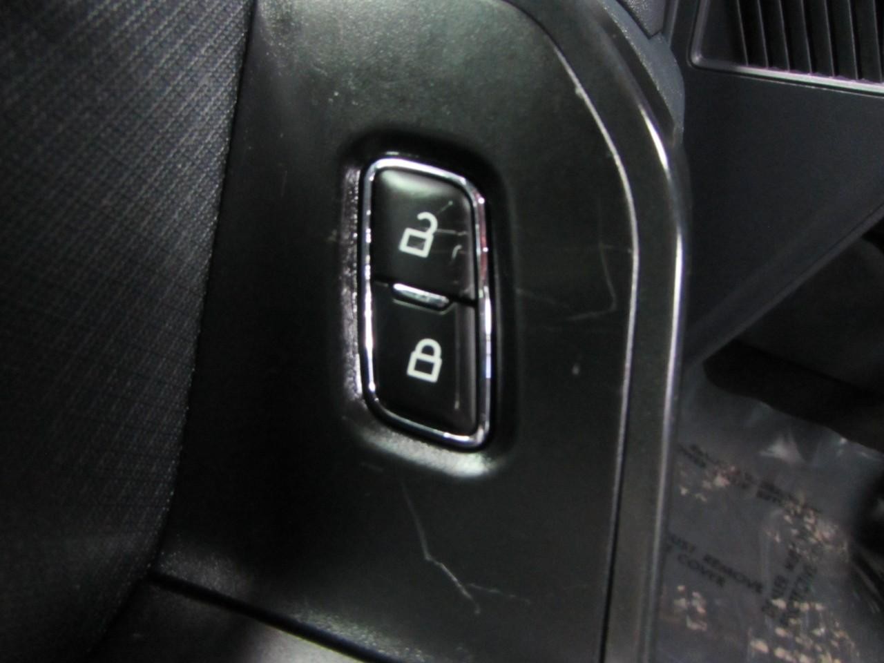 Ford F-150 Vehicle Full-screen Gallery Image 21