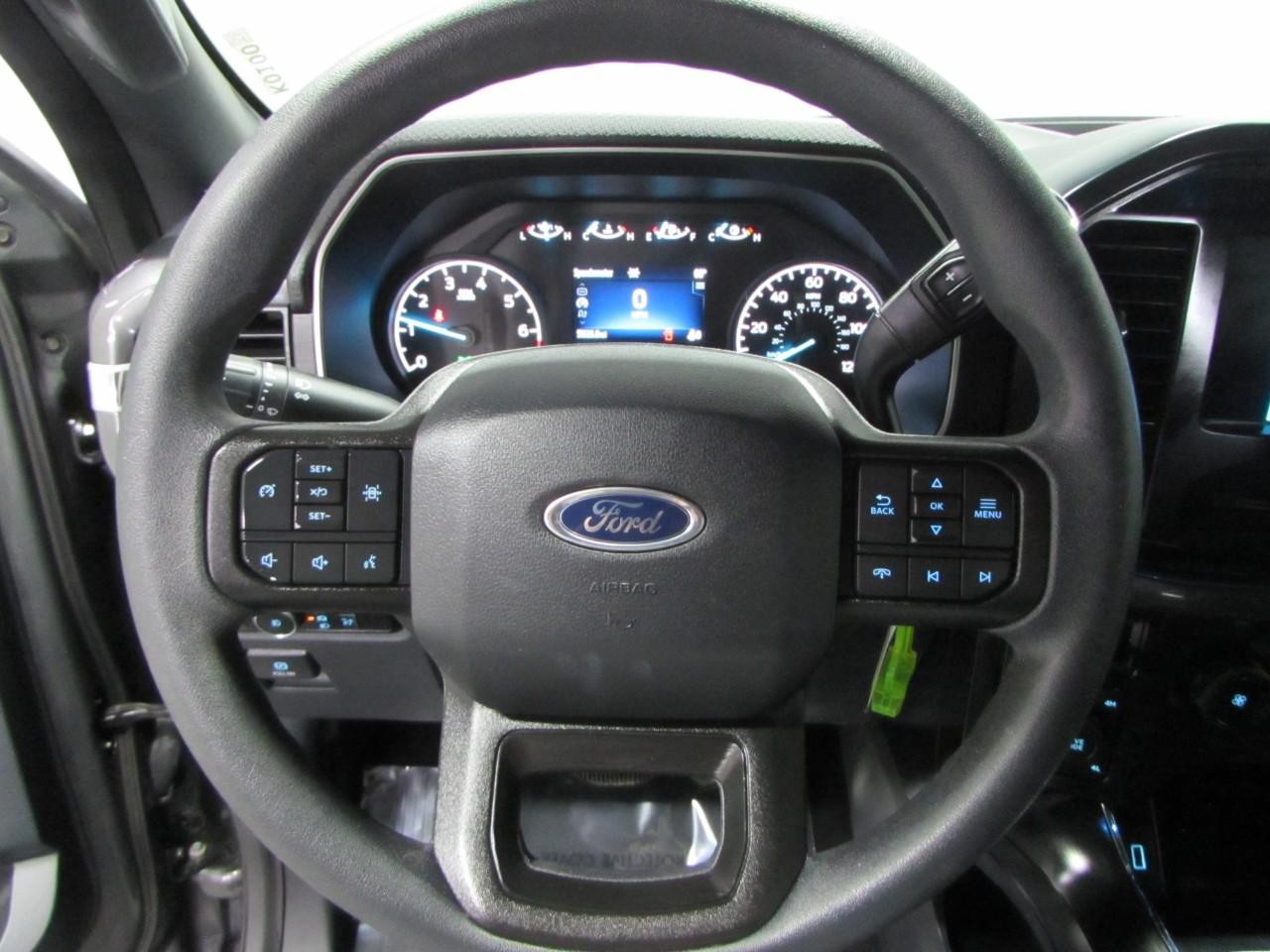 Ford F-150 Vehicle Full-screen Gallery Image 23