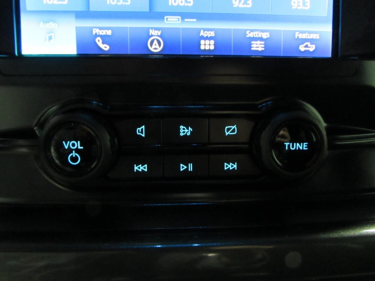 Ford F-150 Vehicle Full-screen Gallery Image 30