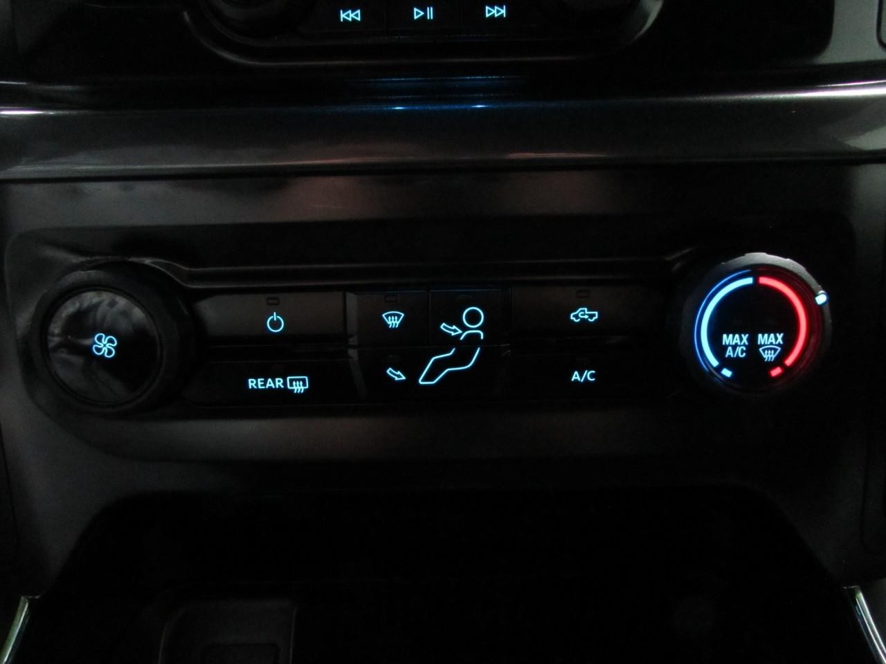 Ford F-150 Vehicle Full-screen Gallery Image 31