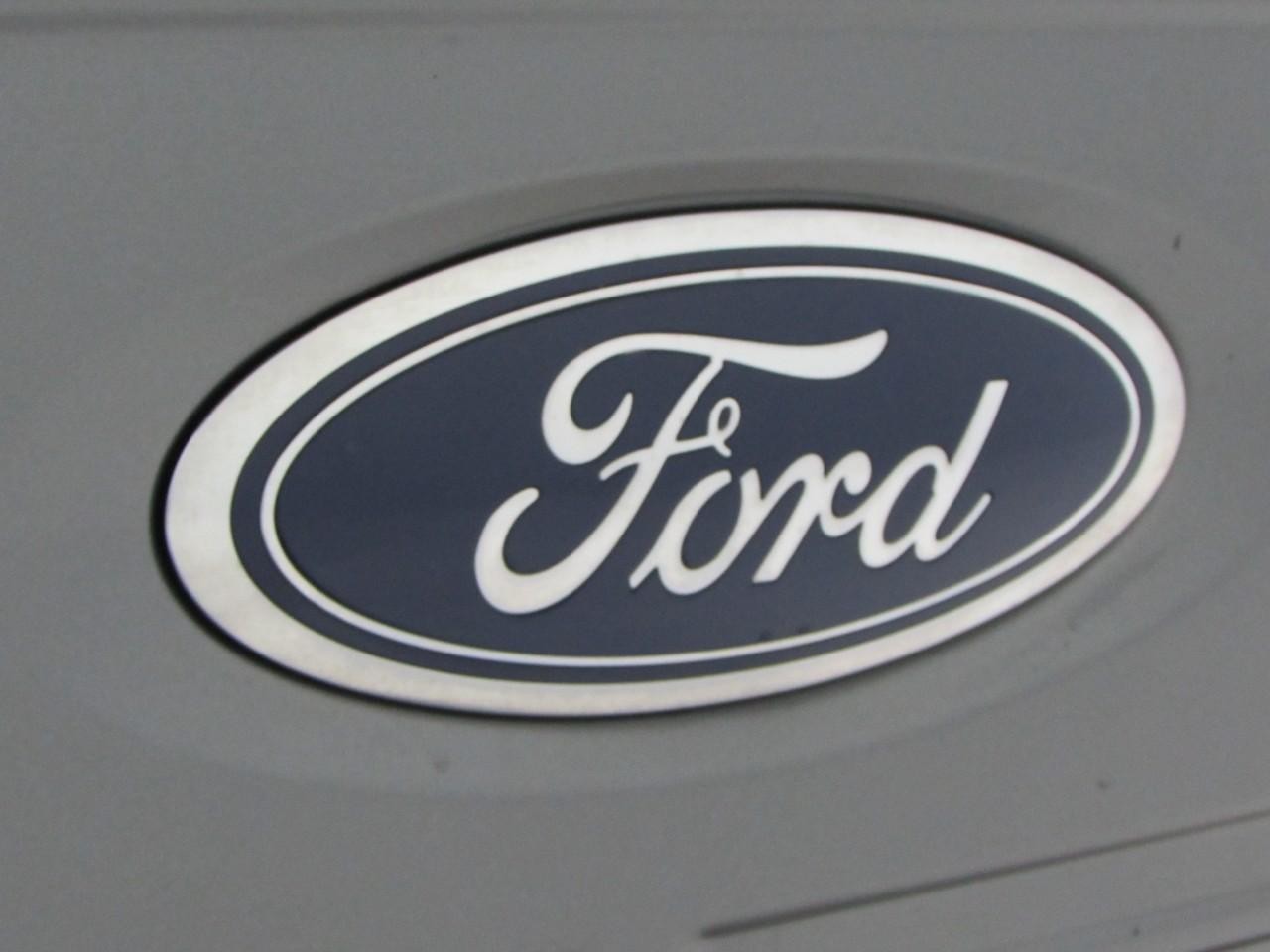 Ford F-150 Vehicle Full-screen Gallery Image 35