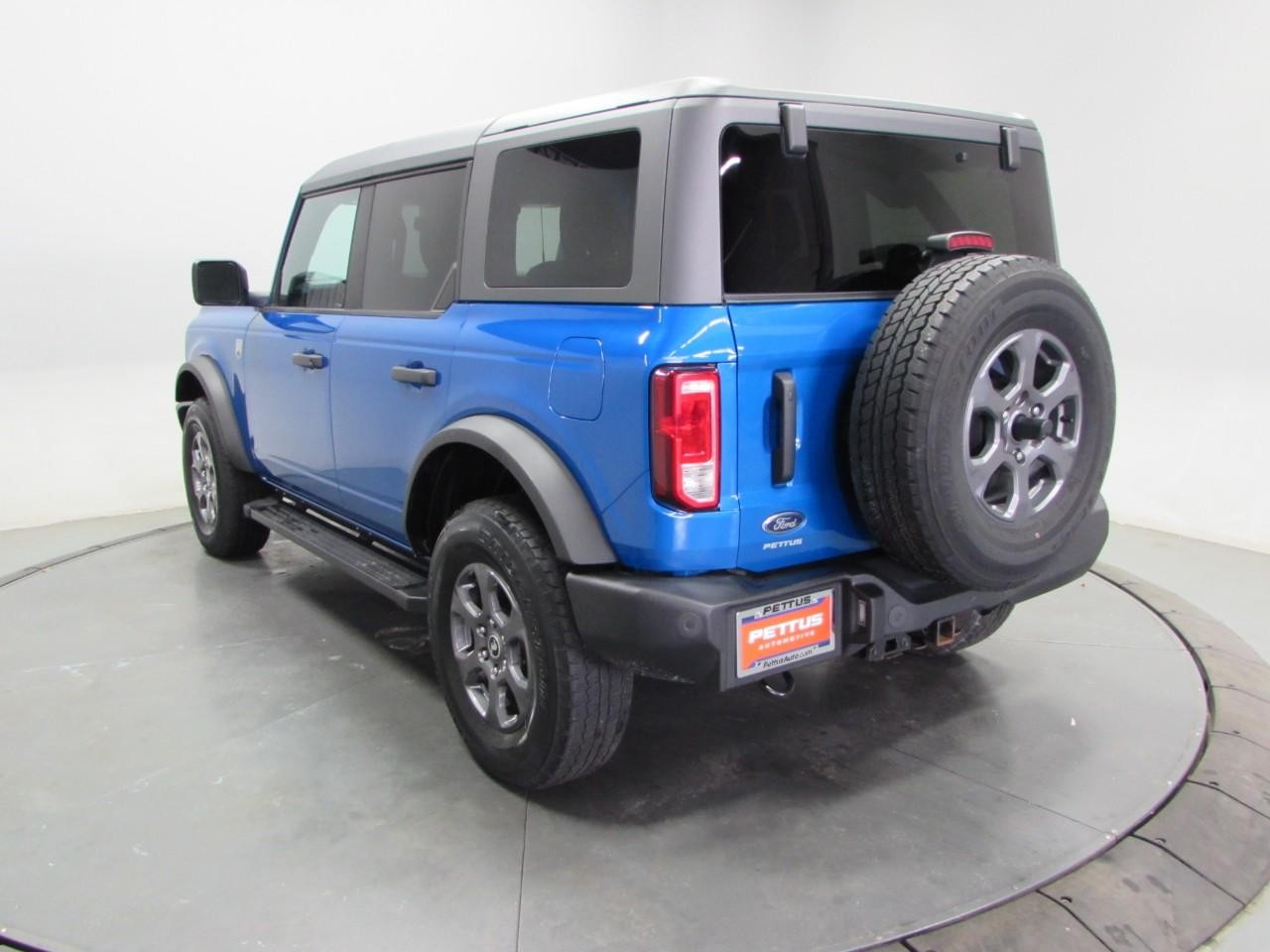 Ford Bronco Vehicle Full-screen Gallery Image 05