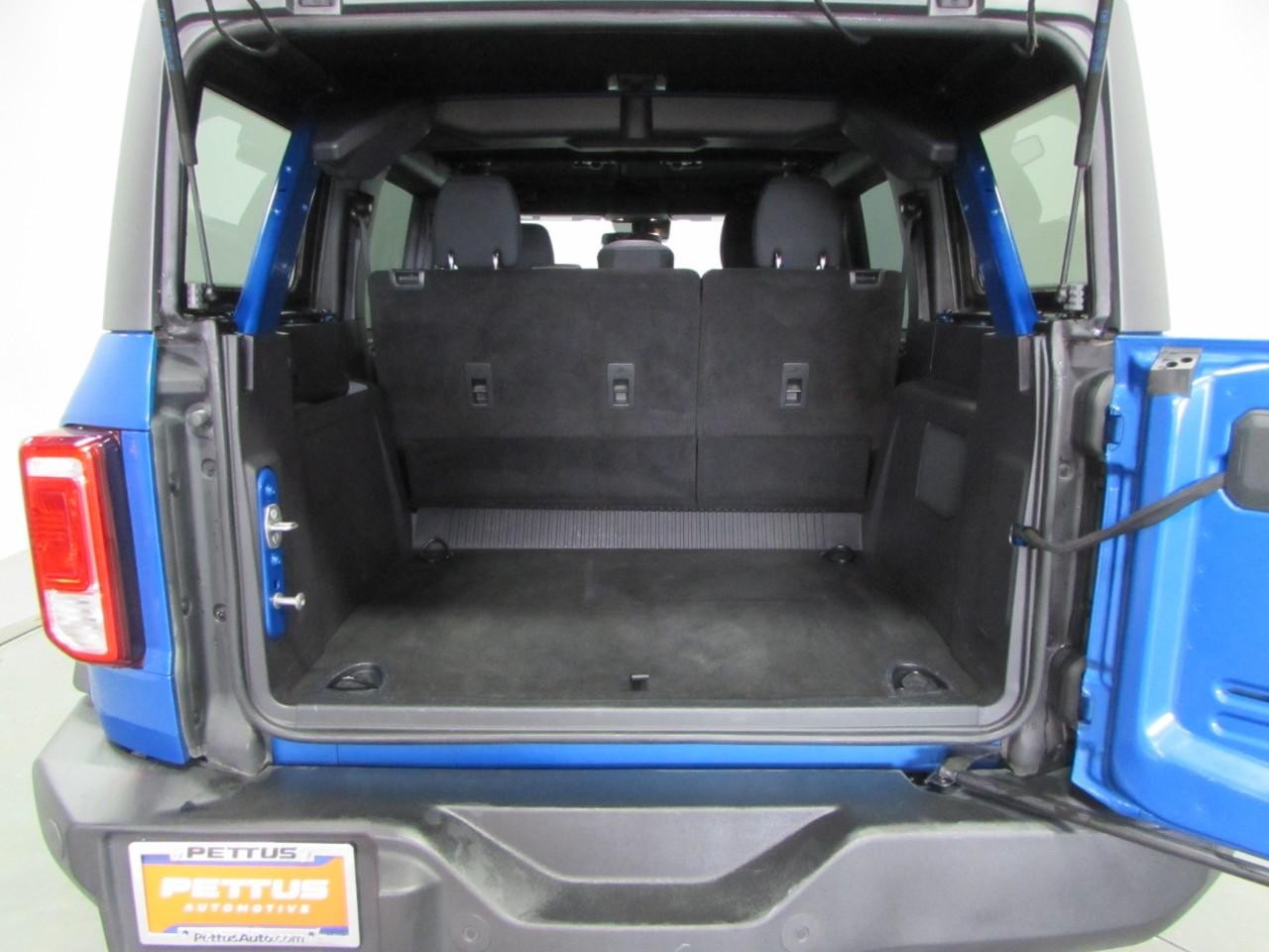 Ford Bronco Vehicle Full-screen Gallery Image 11