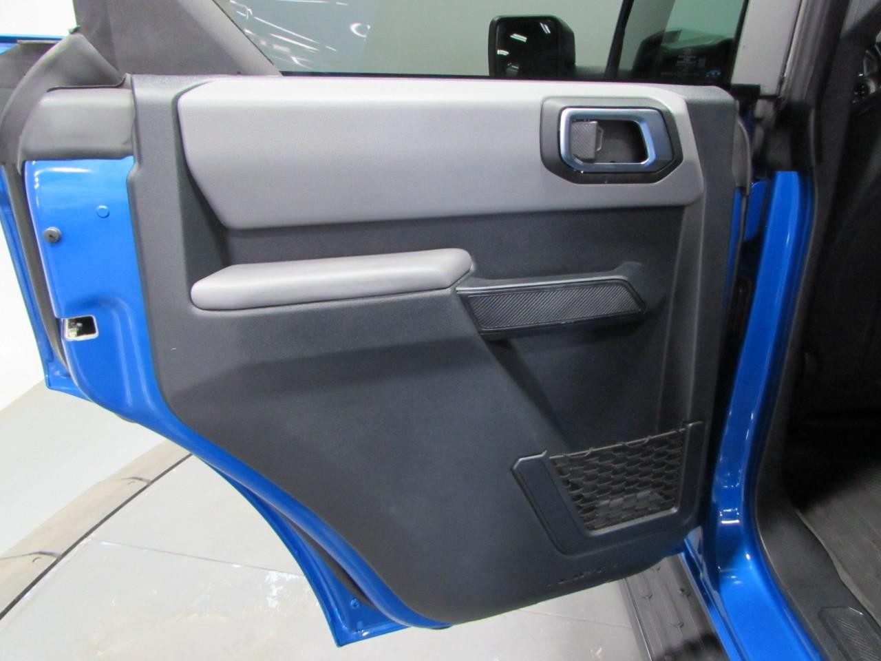Ford Bronco Vehicle Full-screen Gallery Image 14