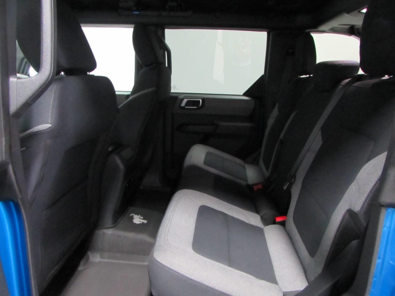 Ford Bronco Vehicle Full-screen Gallery Image 15