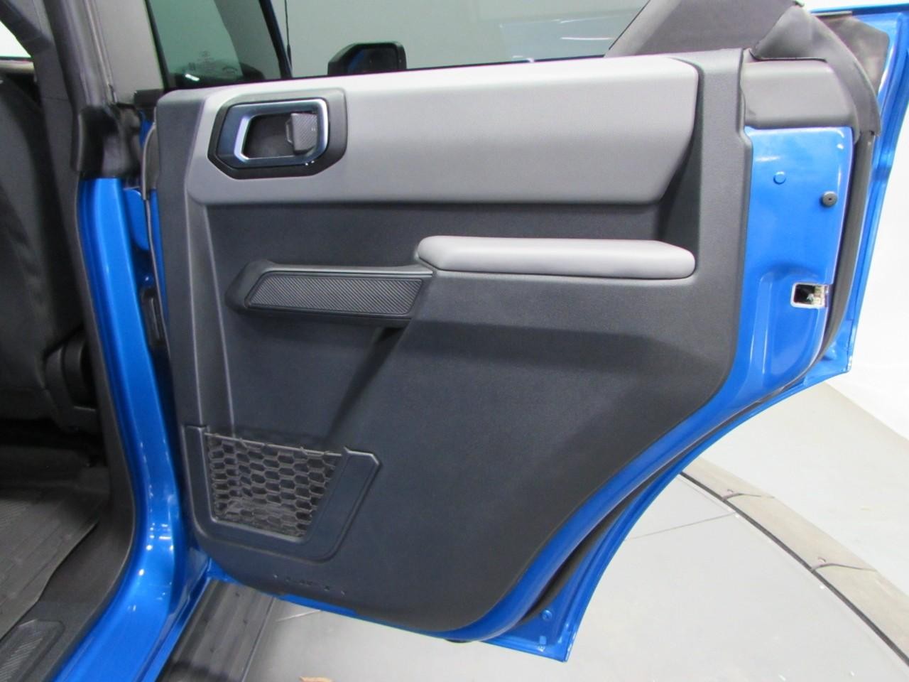 Ford Bronco Vehicle Full-screen Gallery Image 18